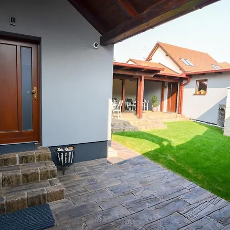 מלון דירות Malek 3*