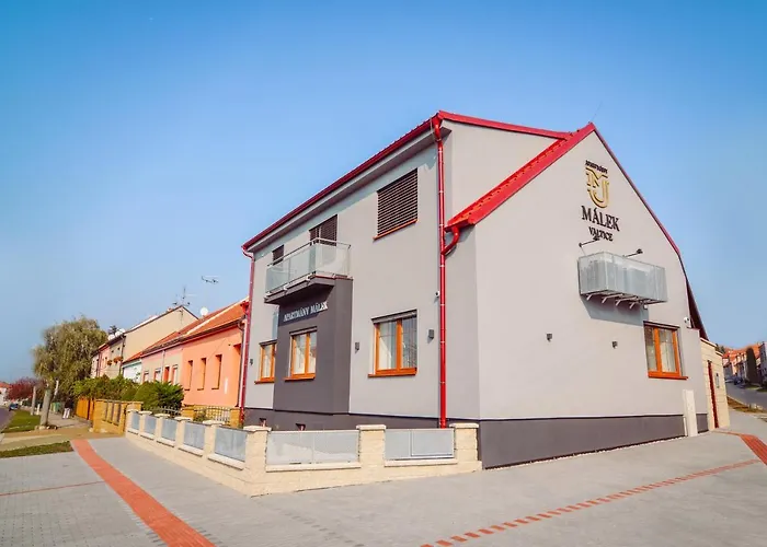 Aparthotel Malek 3*